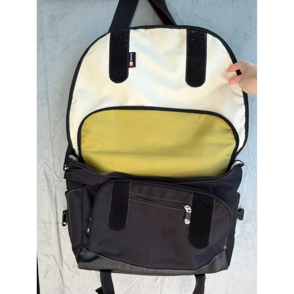 Booq BOA Nerve Laptop Computer Messenger Bag Crossbody Black Rugged RFID Commute